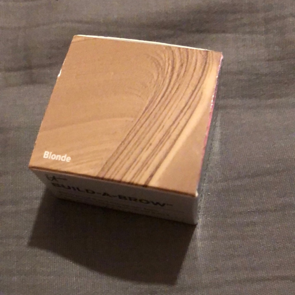 Build a brow waterproof gel stain